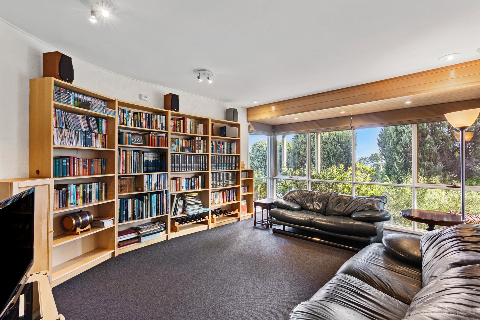 Property Gallery Thumbnail 9