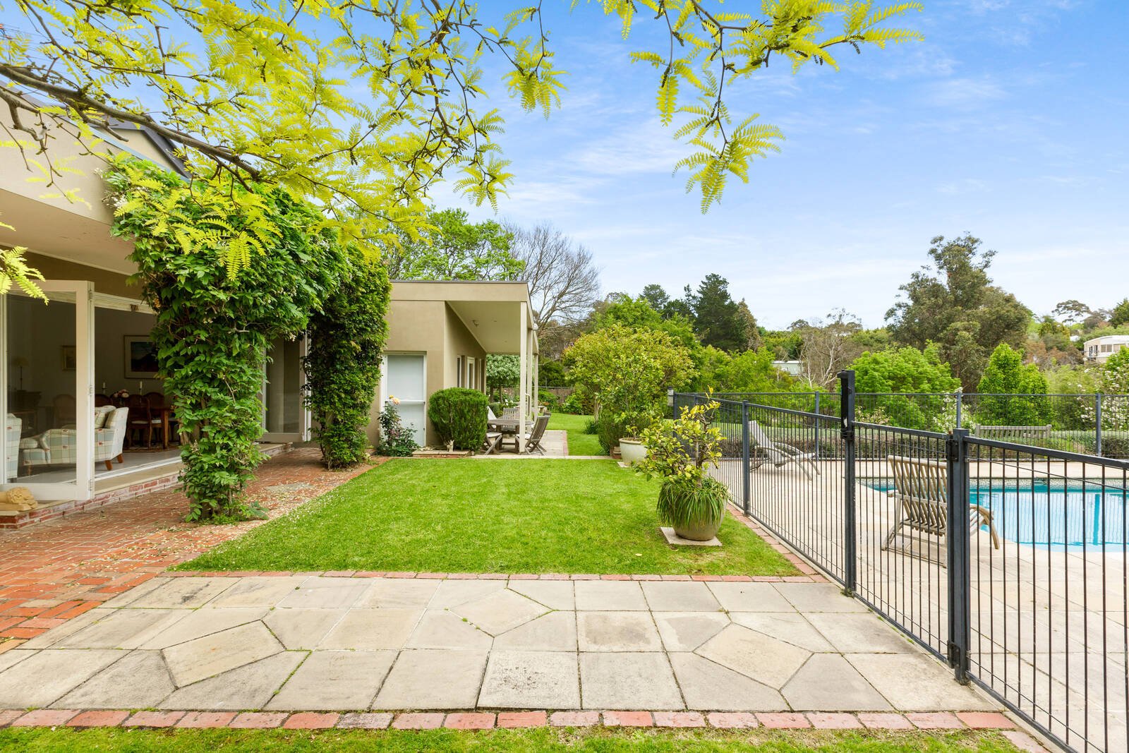 Property Gallery Thumbnail 6