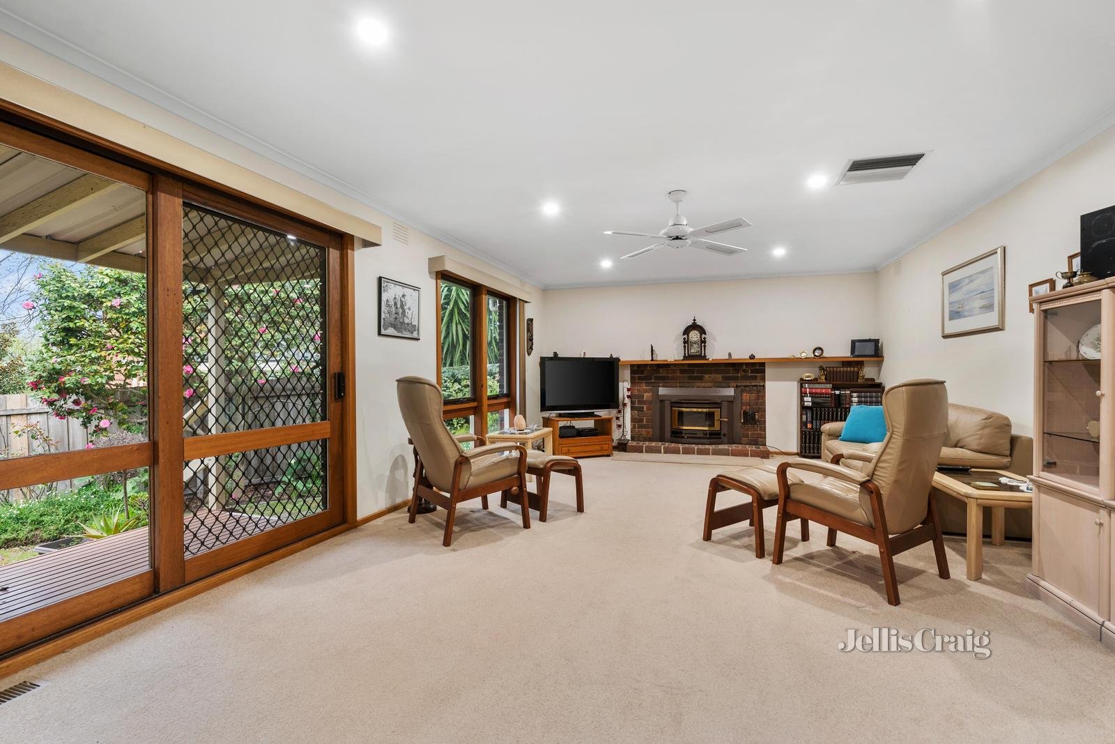 7 Pentland Court, Glen Waverley image 6