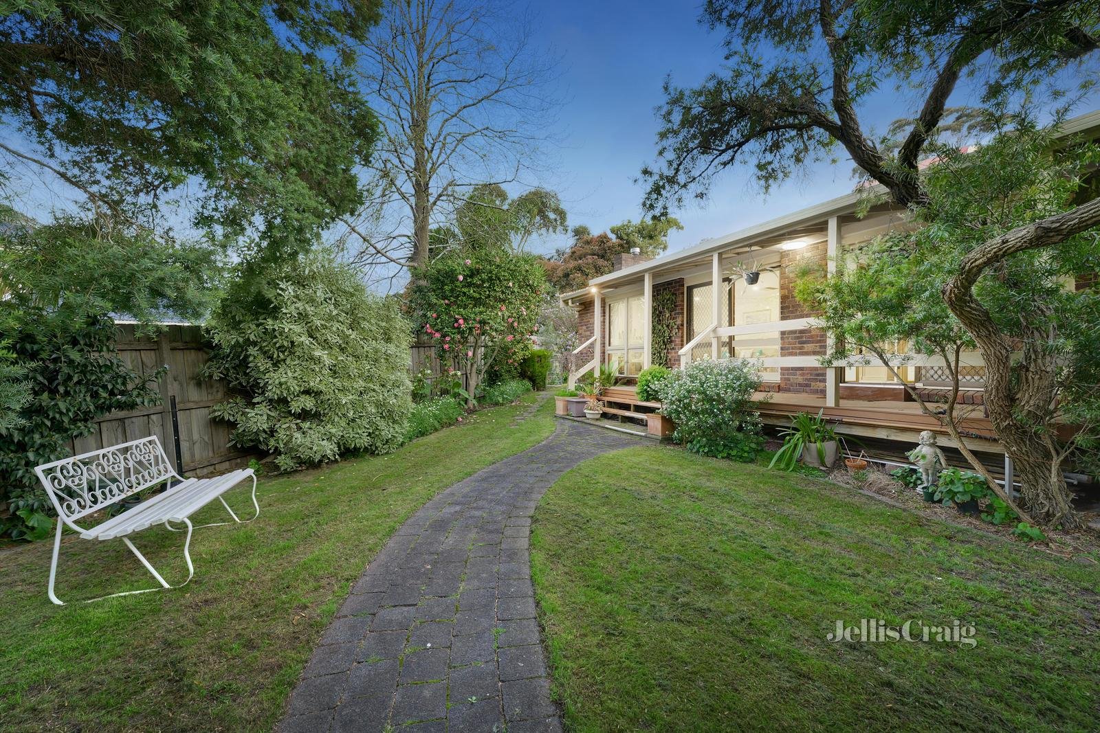 7 Pentland Court, Glen Waverley image 11