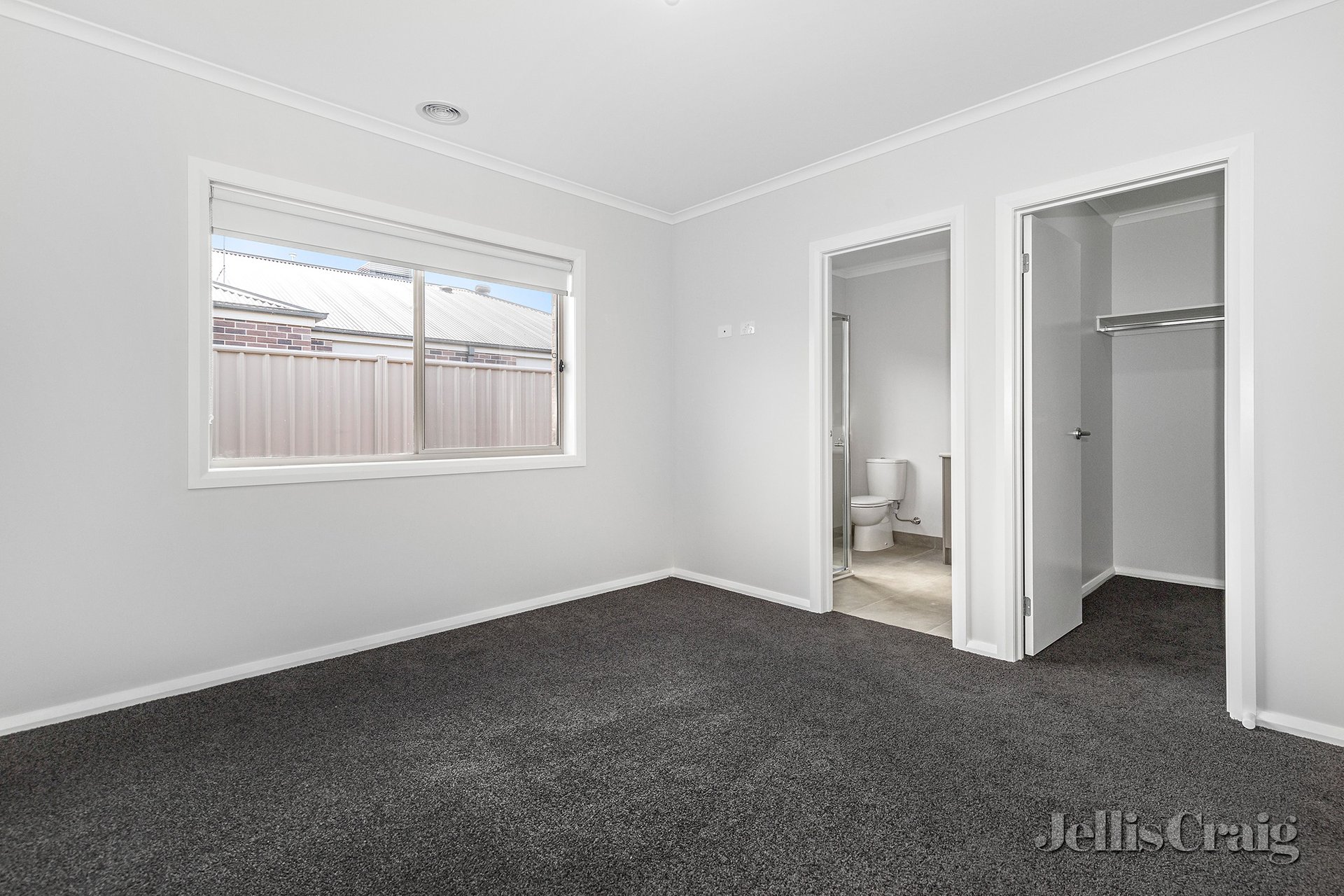 7 Picasso Street, Winter&nbsp;Valley image 4