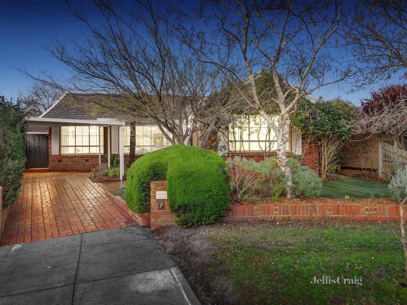 7 Pictor Court, Donvale image 1