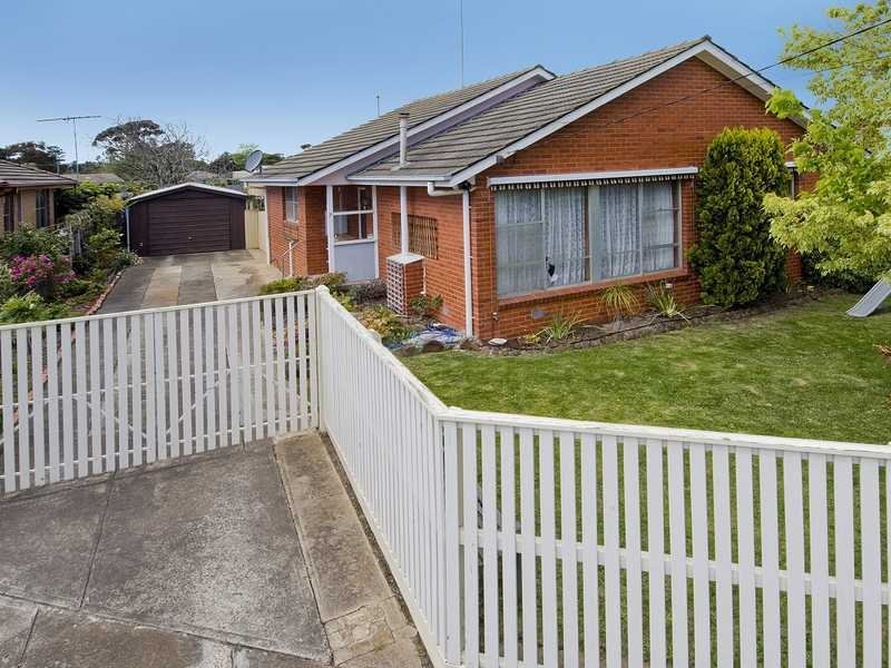7 Pluto Court, Newcomb image 1
