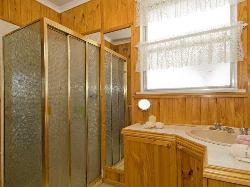 7 Pluto Court, Newcomb image 5