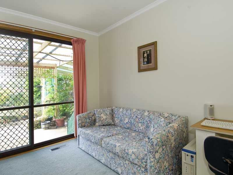 7 Pluto Court, Newcomb image 7