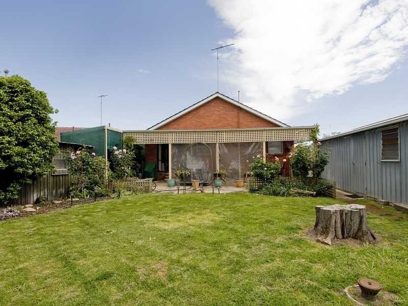 7 Pluto Court, Newcomb image 9