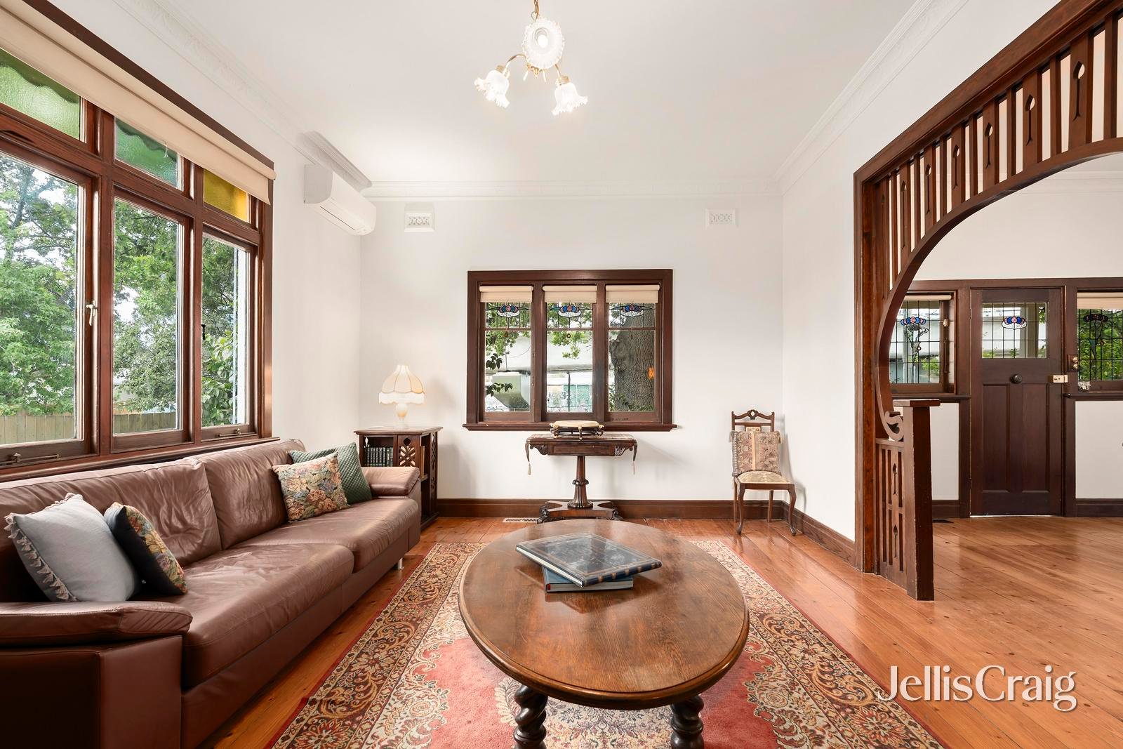 7 Railway Crescent, Croydon image 2