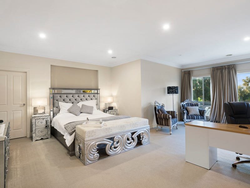 Property Gallery Thumbnail 12