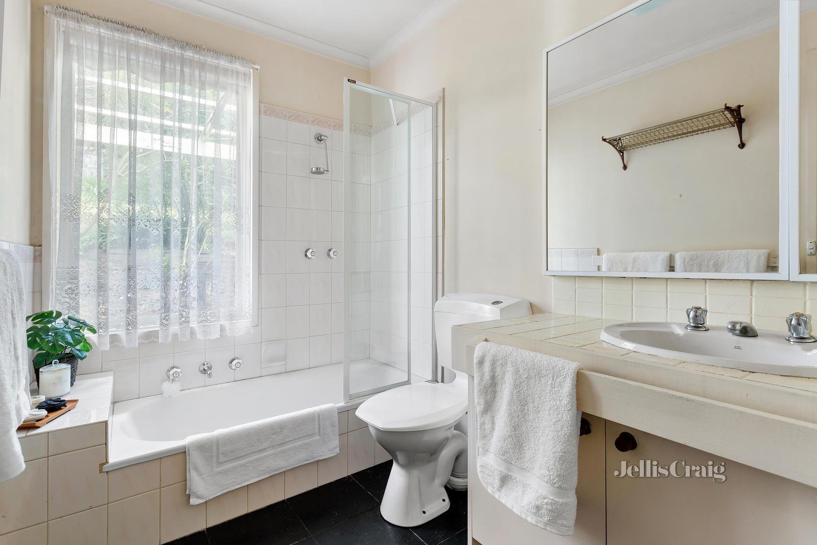 7 Renshaw Drive, Eltham image 10