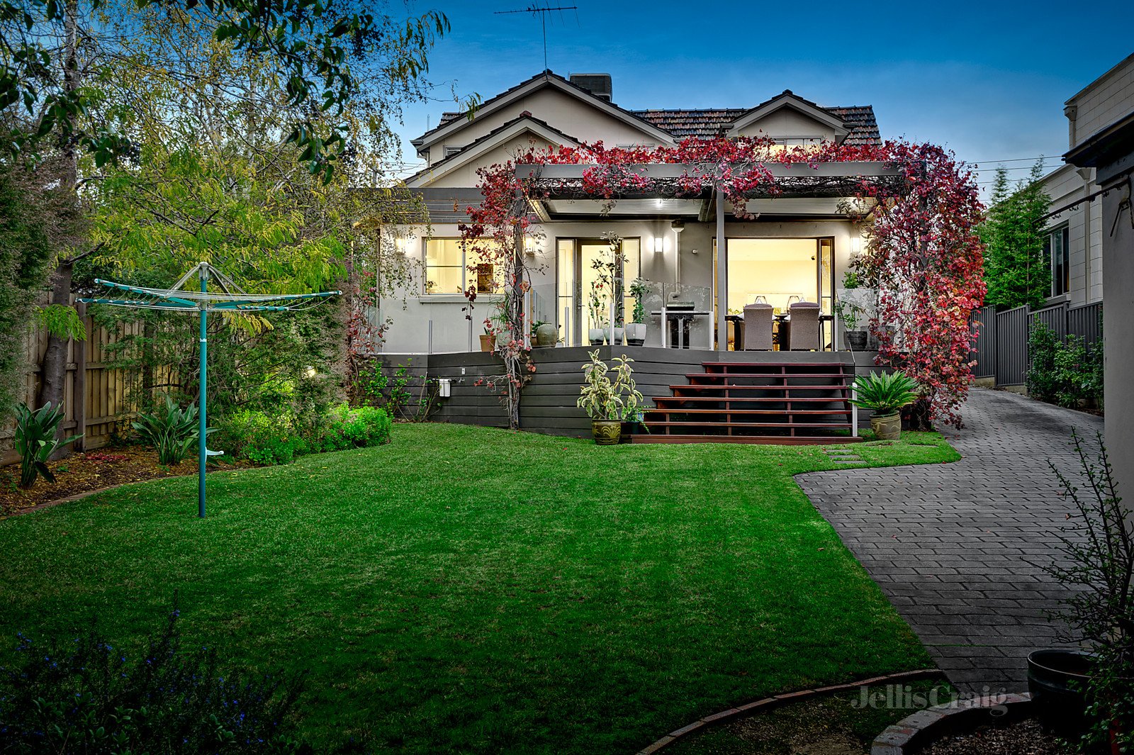 7 Riverside Drive, Kew East image 9