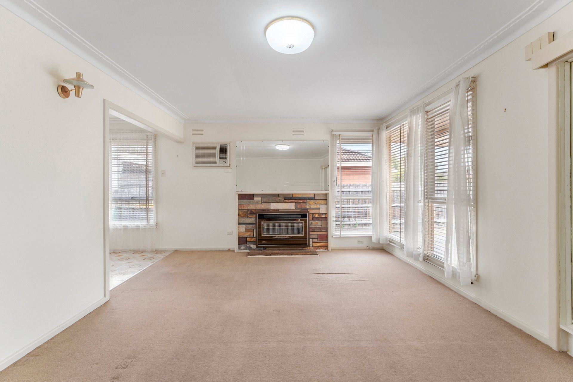 7 Riviera Road, Avondale Heights image 3