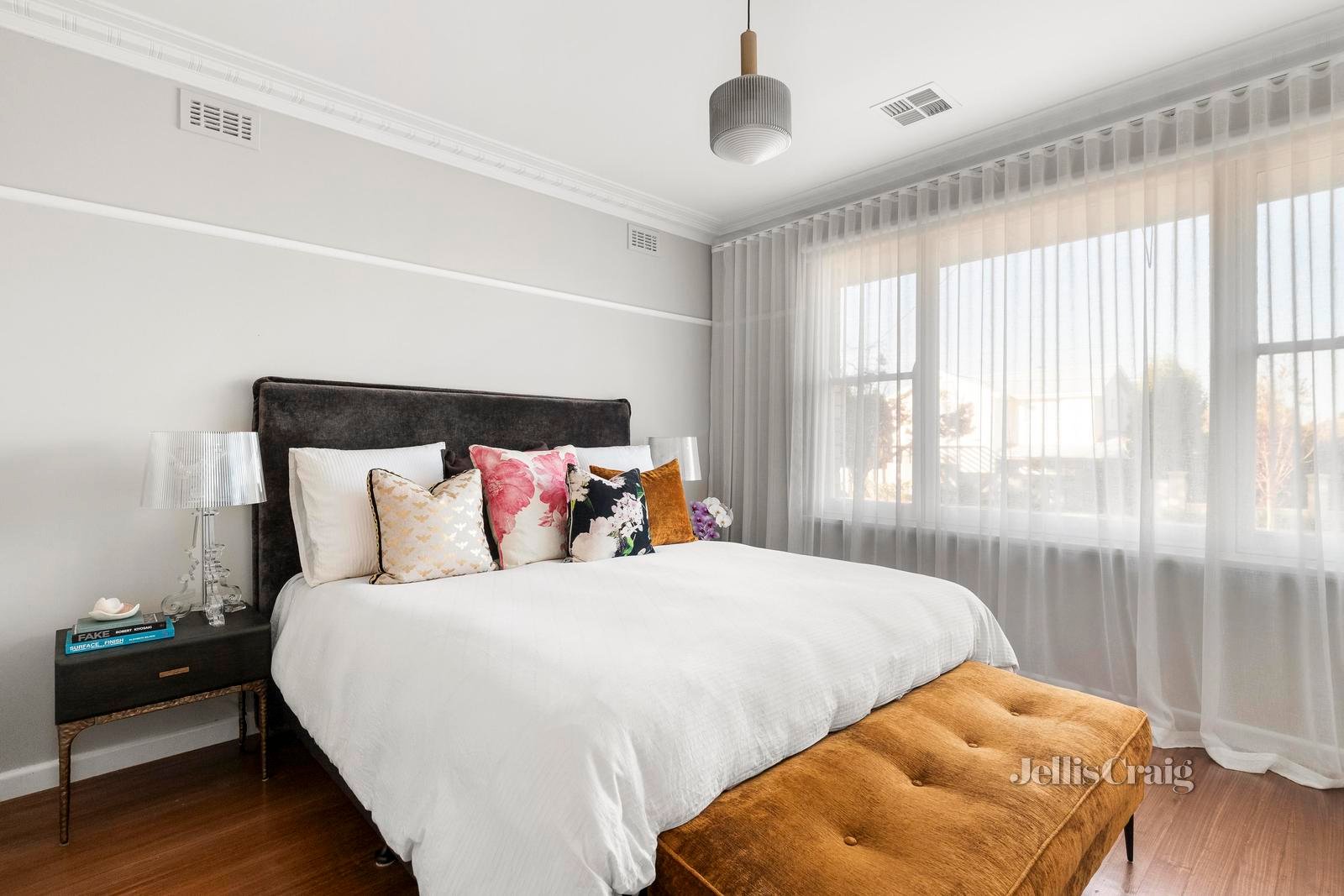 7 Roberts Street, Essendon image 7