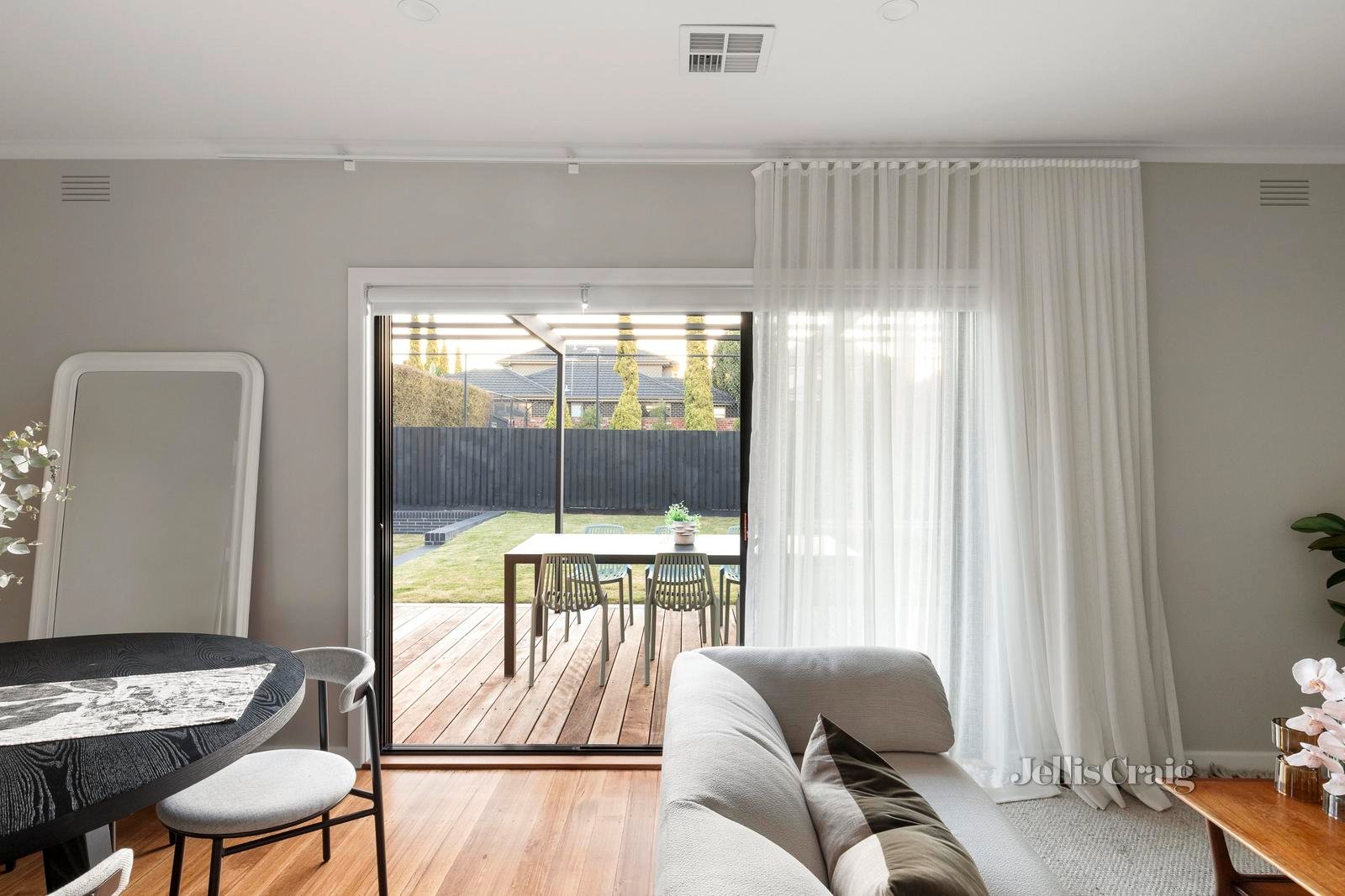 7 Roberts Street, Essendon image 14