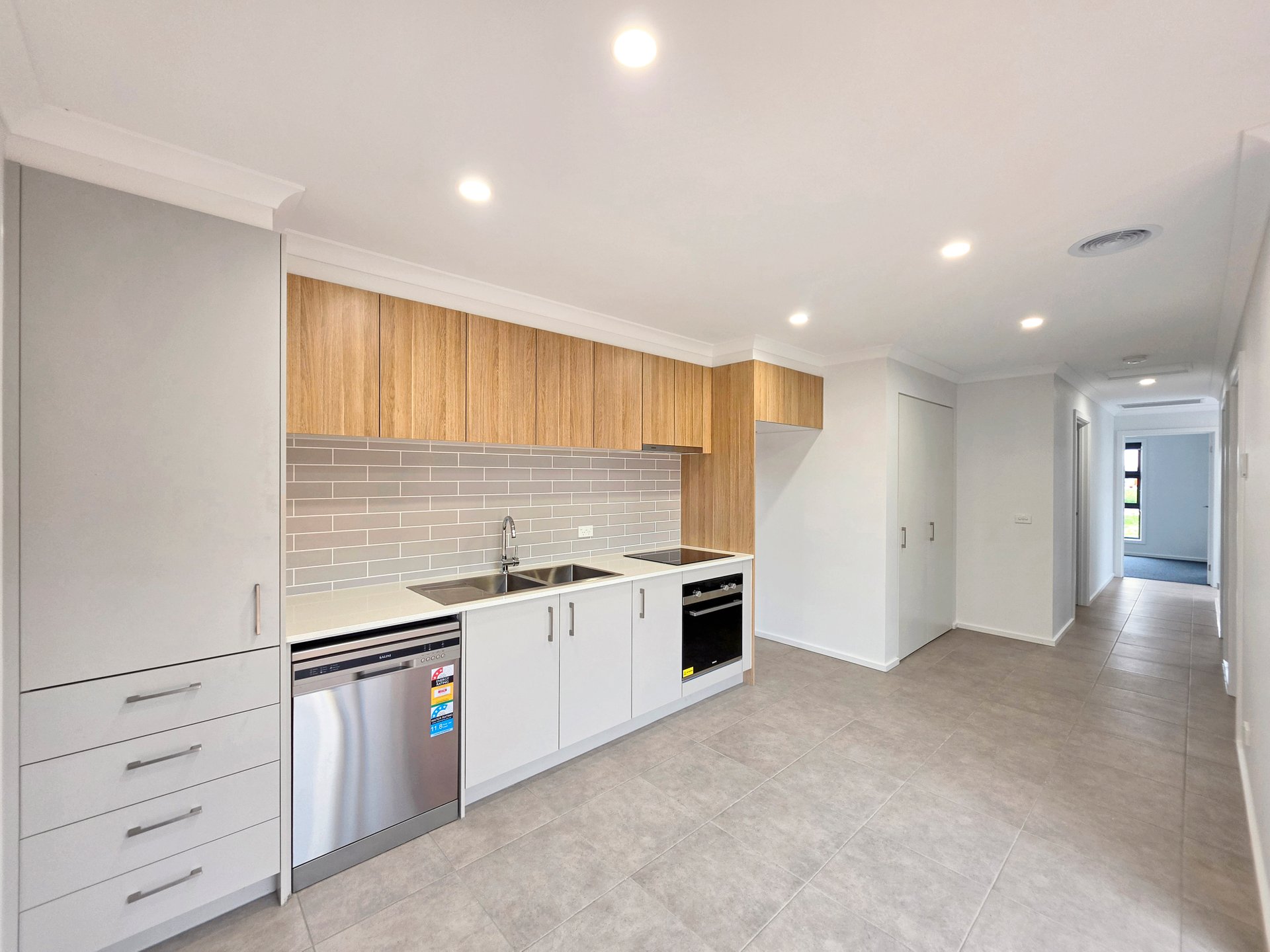 7 Rockbank Walk, Armstrong&nbsp;Creek image 4