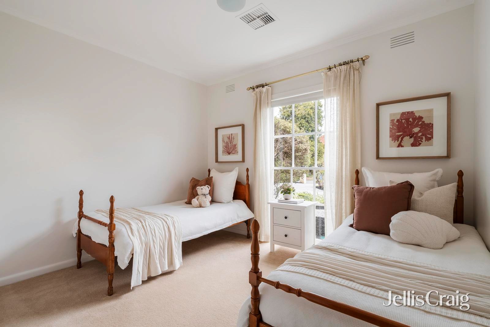 7 Rockingham Close, Kew image 12