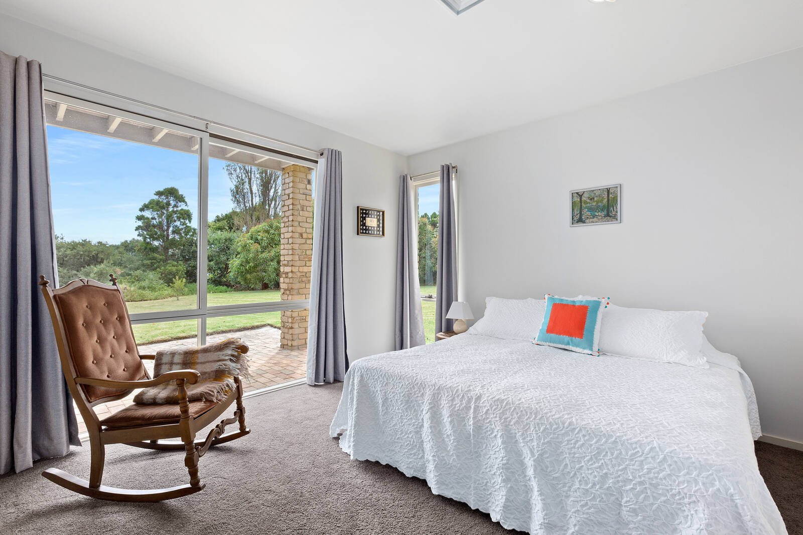 Property Gallery Thumbnail 3