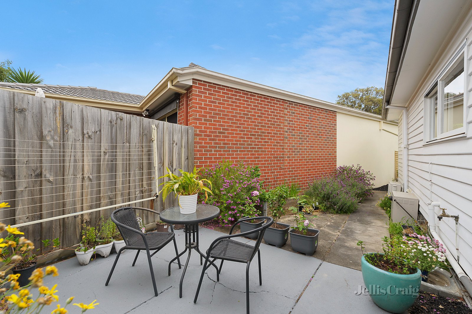 7 Rosstrevor Crescent, Mitcham image 8