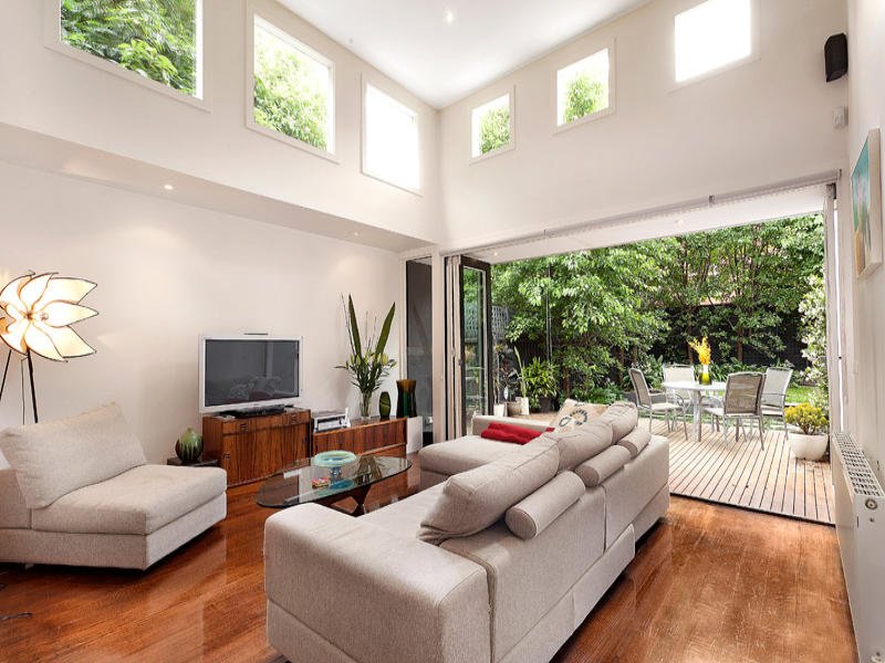 7 Ruskin Street, Elwood image 3