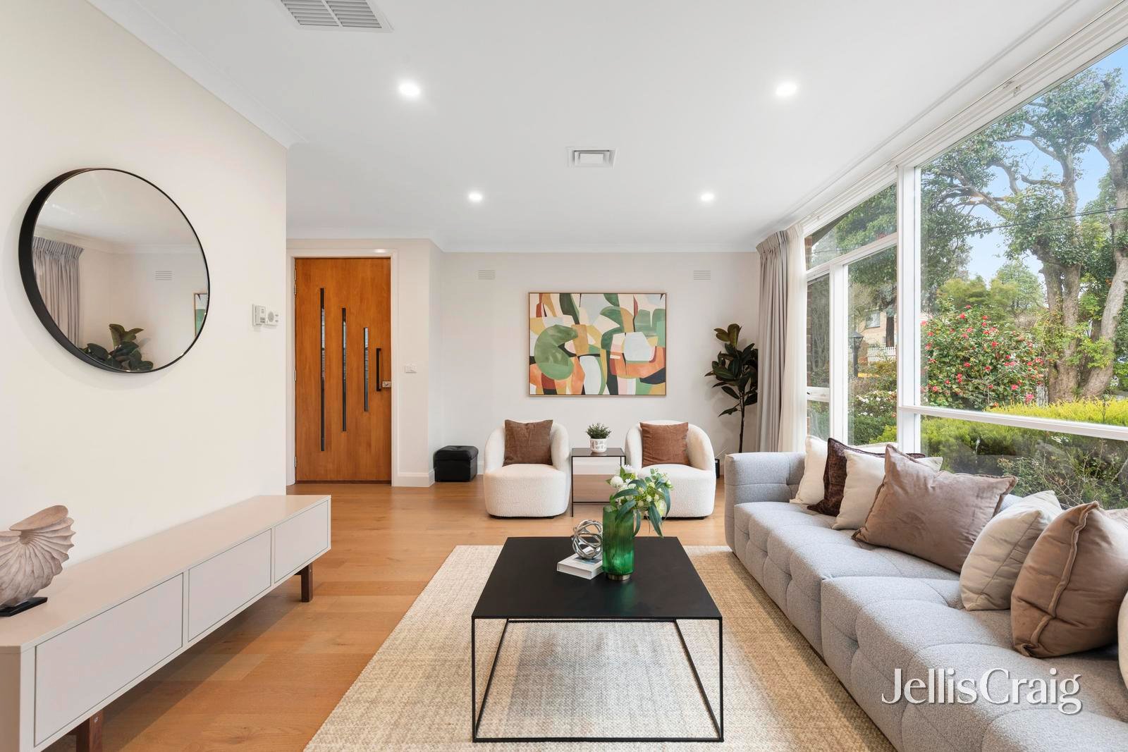 7 Russell Crescent, Mount&nbsp;Waverley image 4