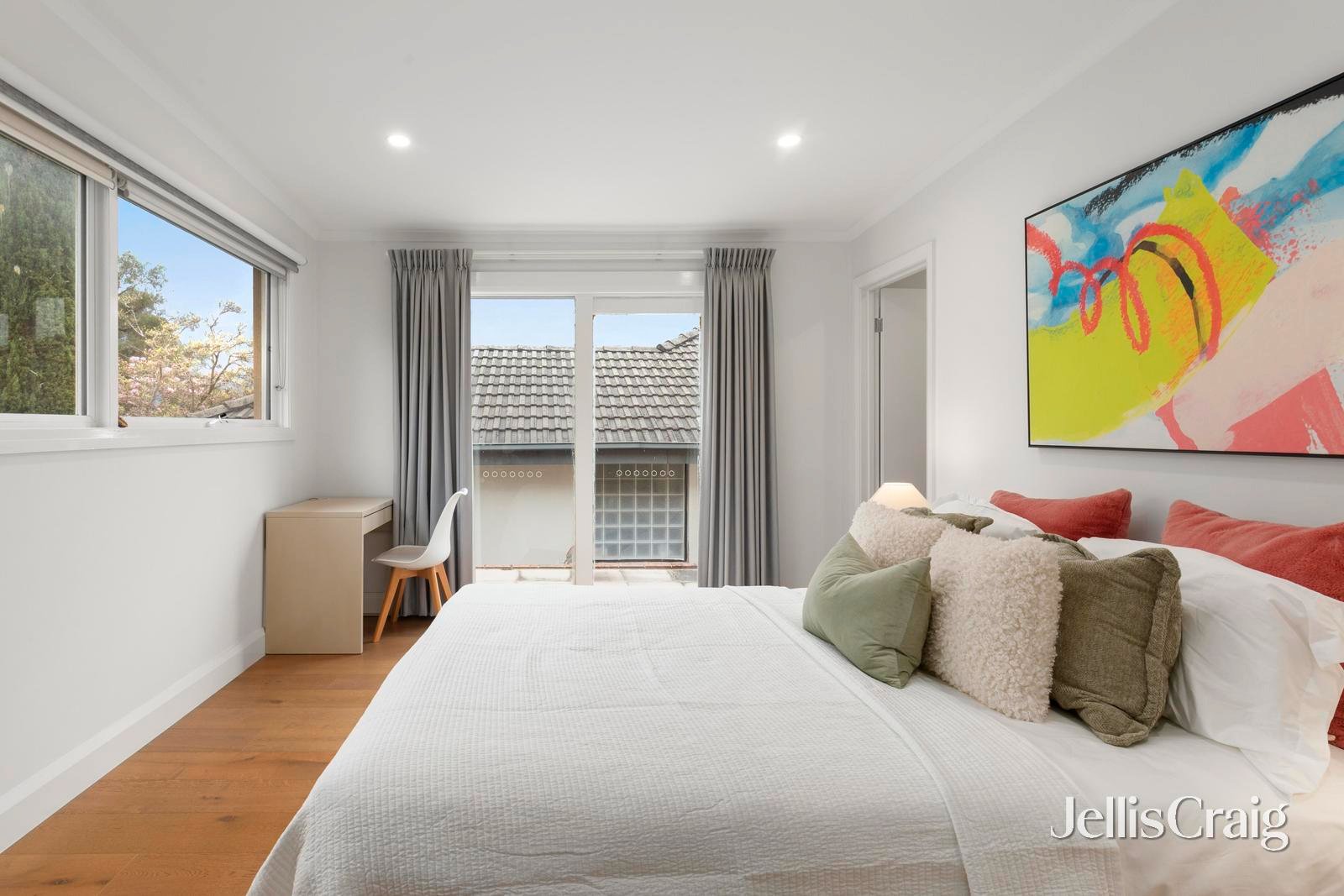7 Russell Crescent, Mount&nbsp;Waverley image 8