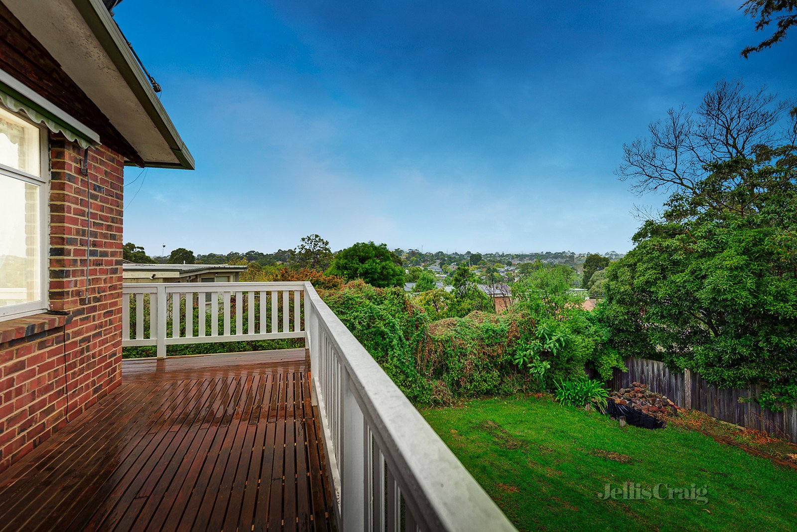 7 Russell Crescent, Mount Waverley image 8