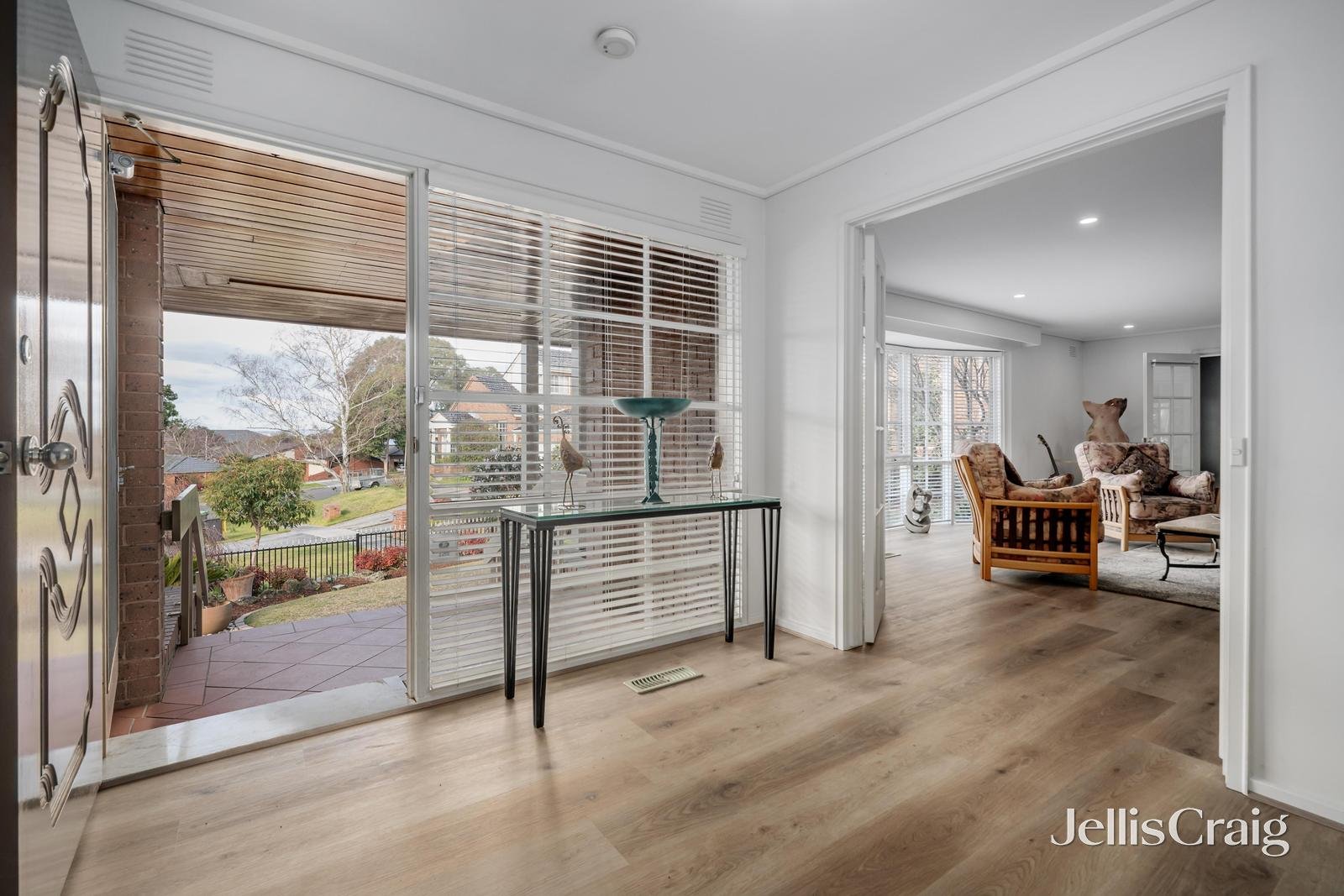 7 Rythdale Court, Glen Waverley image 2