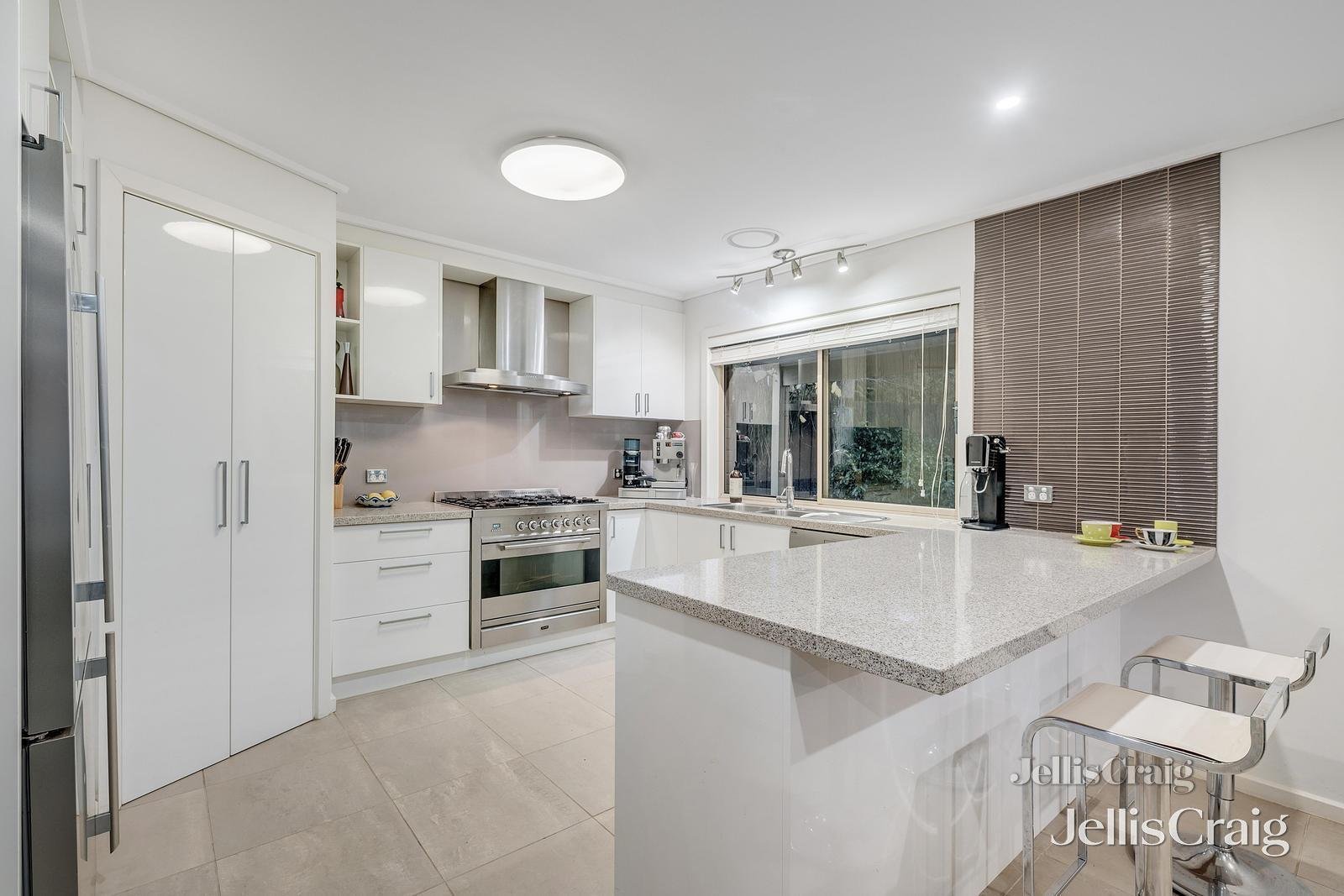7 Rythdale Court, Glen Waverley image 4