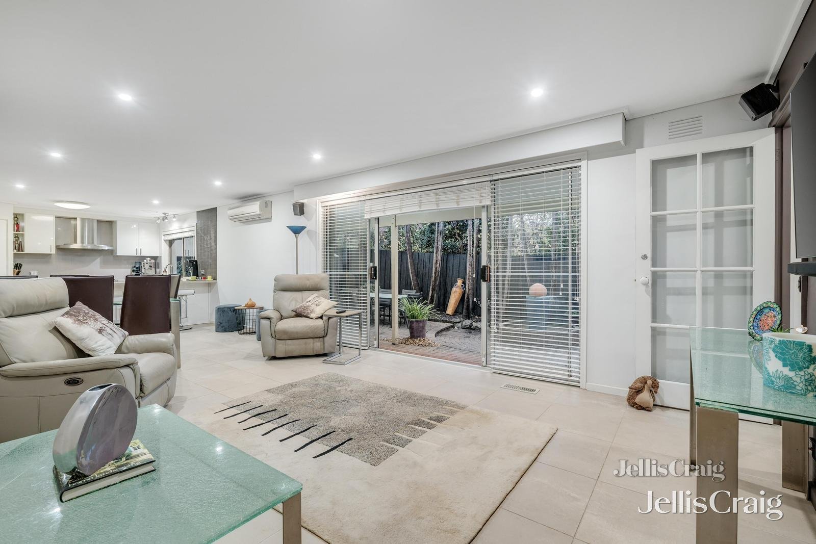 7 Rythdale Court, Glen Waverley image 6