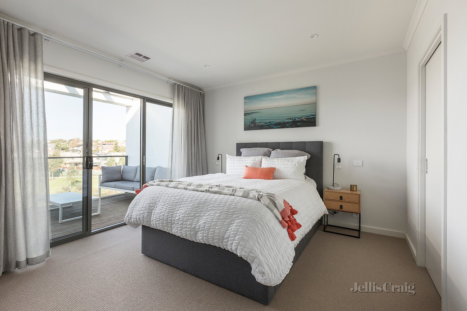 7 Sanctuary Walk, Ascot Vale image 4