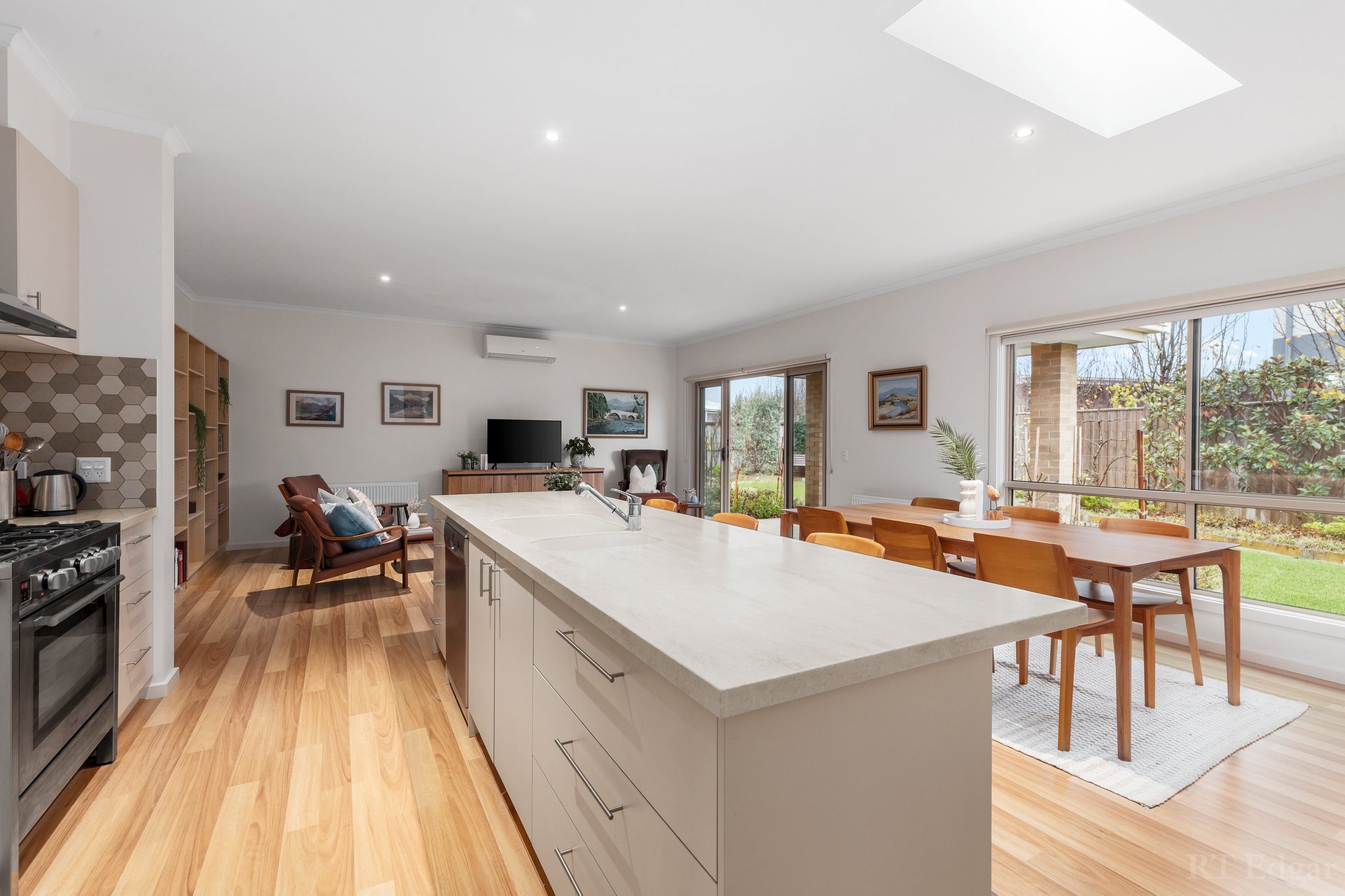 Property Gallery Thumbnail 8