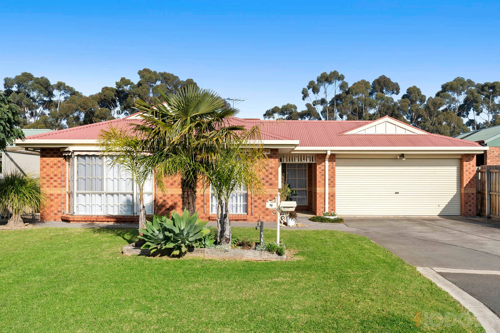 7 Sherwood Grove, Lara image 1