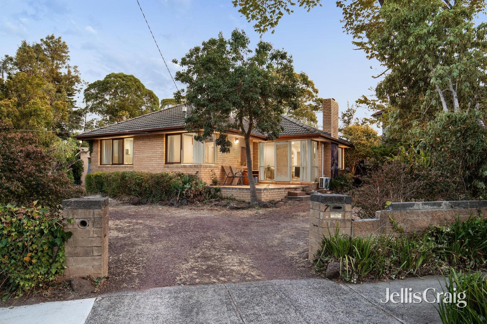 7 Simmons Court, Greensborough image 1