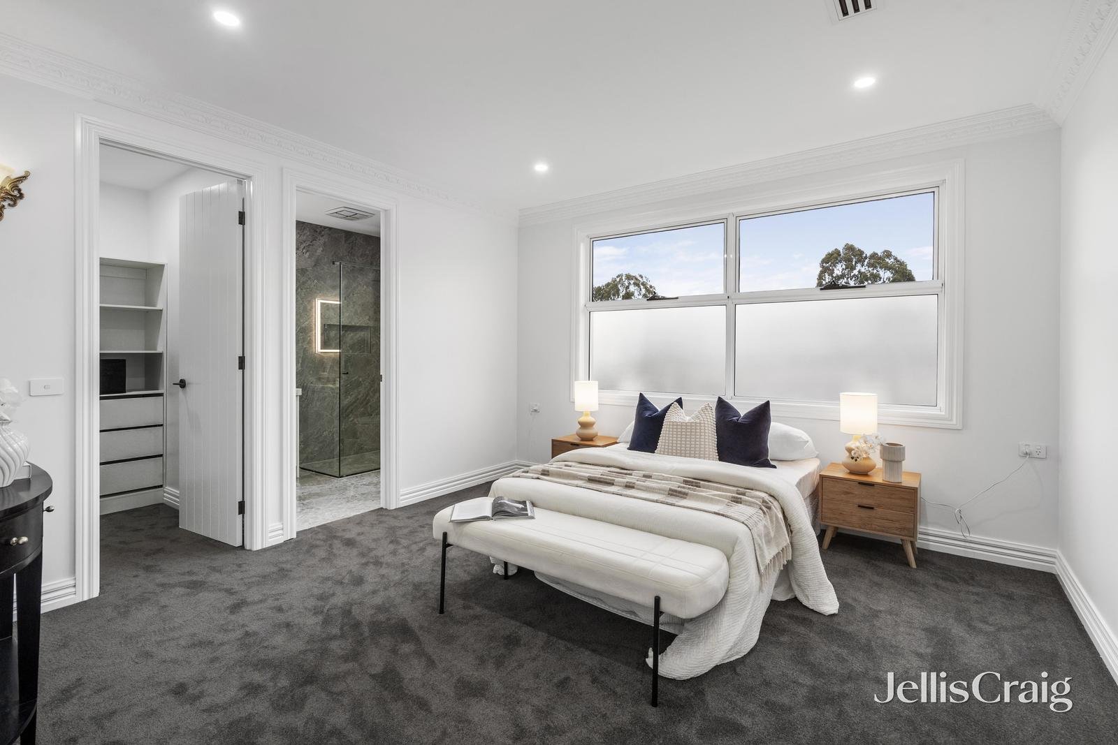 7 Simon Street, Blackburn North image 10