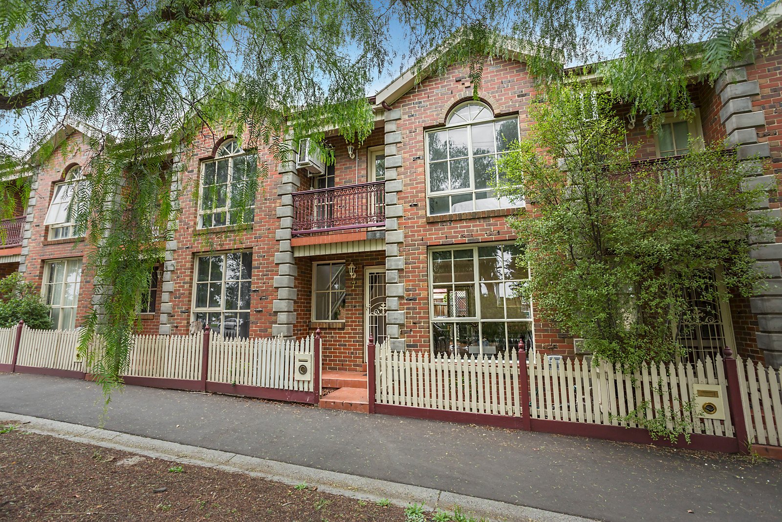7 Smithfield Road, Kensington VIC 3031