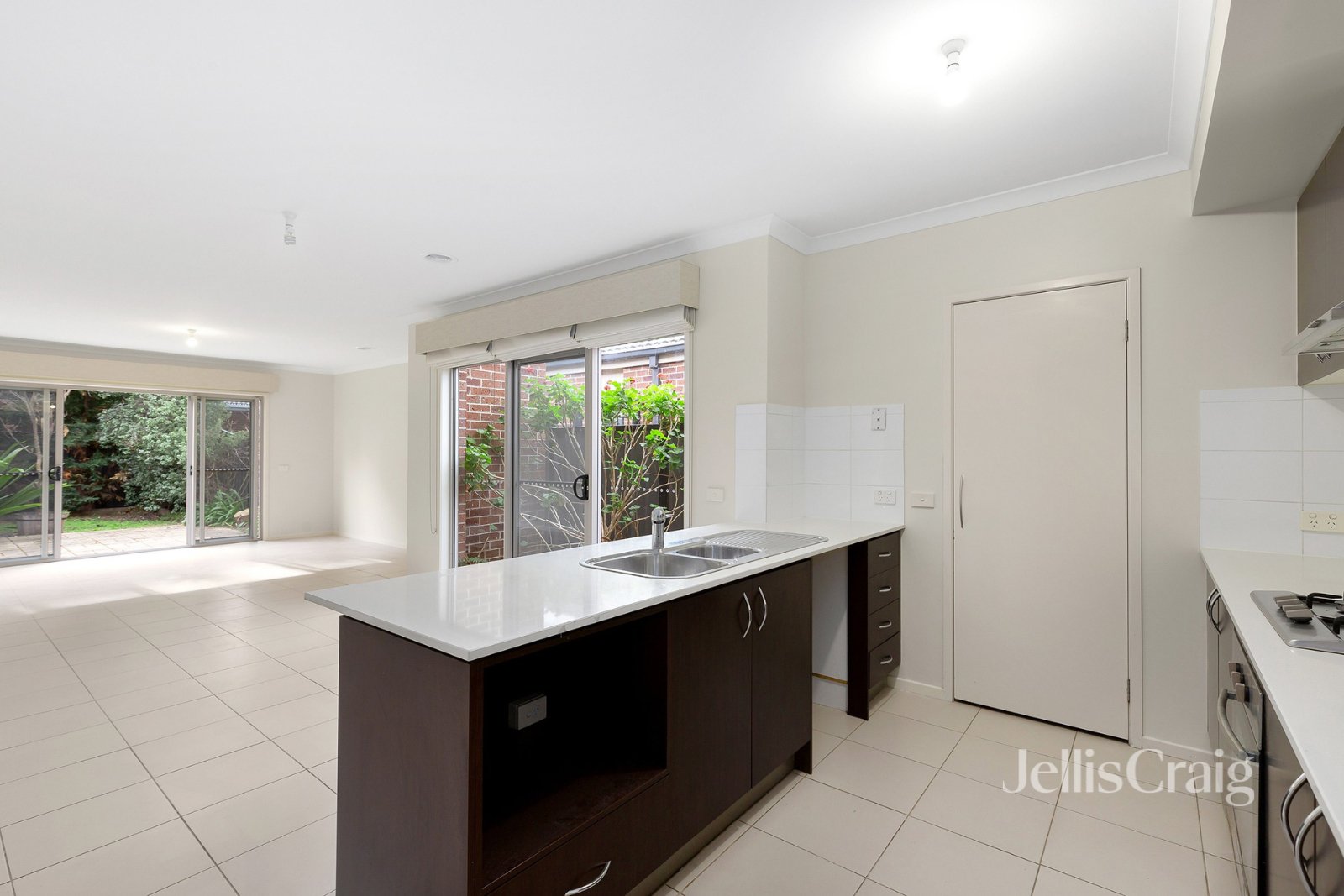 7 St Leonard Drive, South&nbsp;Morang image 3
