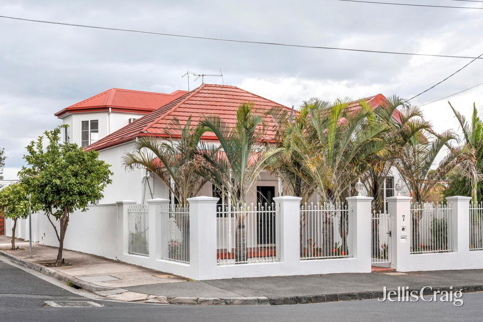7 Staley Street, Brunswick image 1