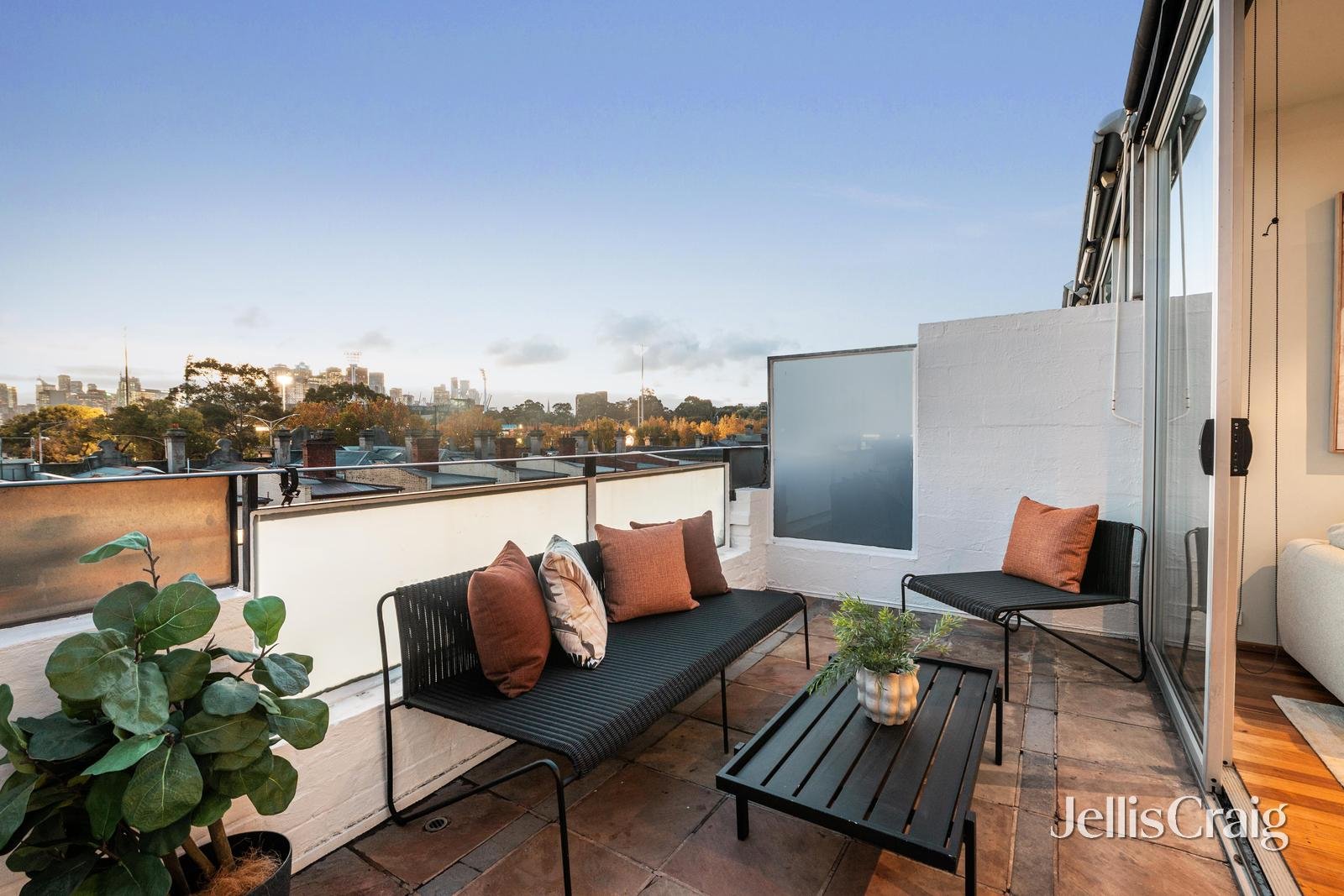 7 Stewart Place, Richmond image 3
