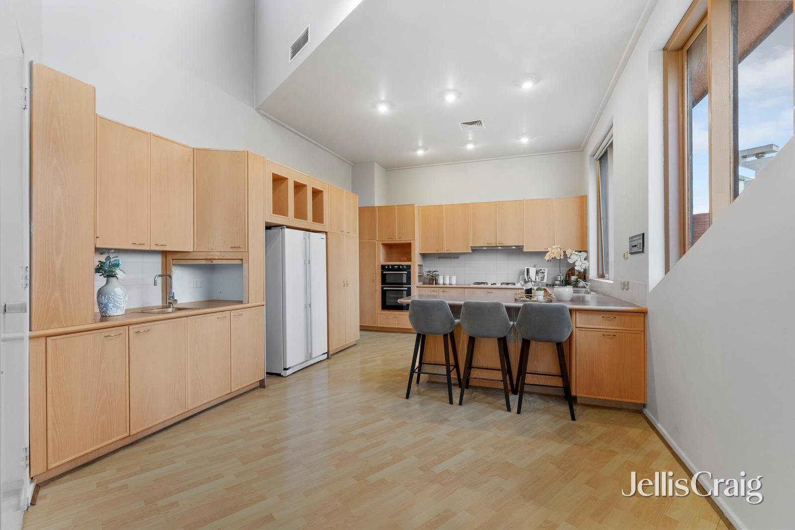 7 Stirling Crescent, Glen Waverley image 8
