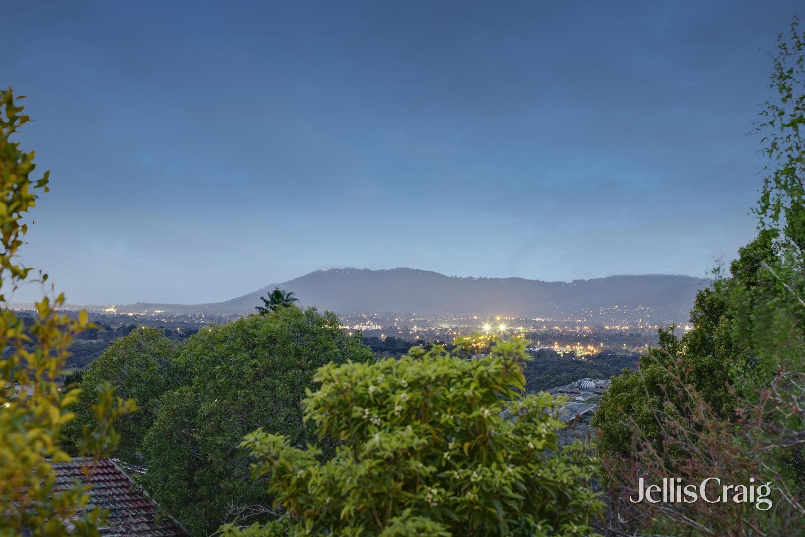 7 Stirling Crescent, Glen Waverley image 20