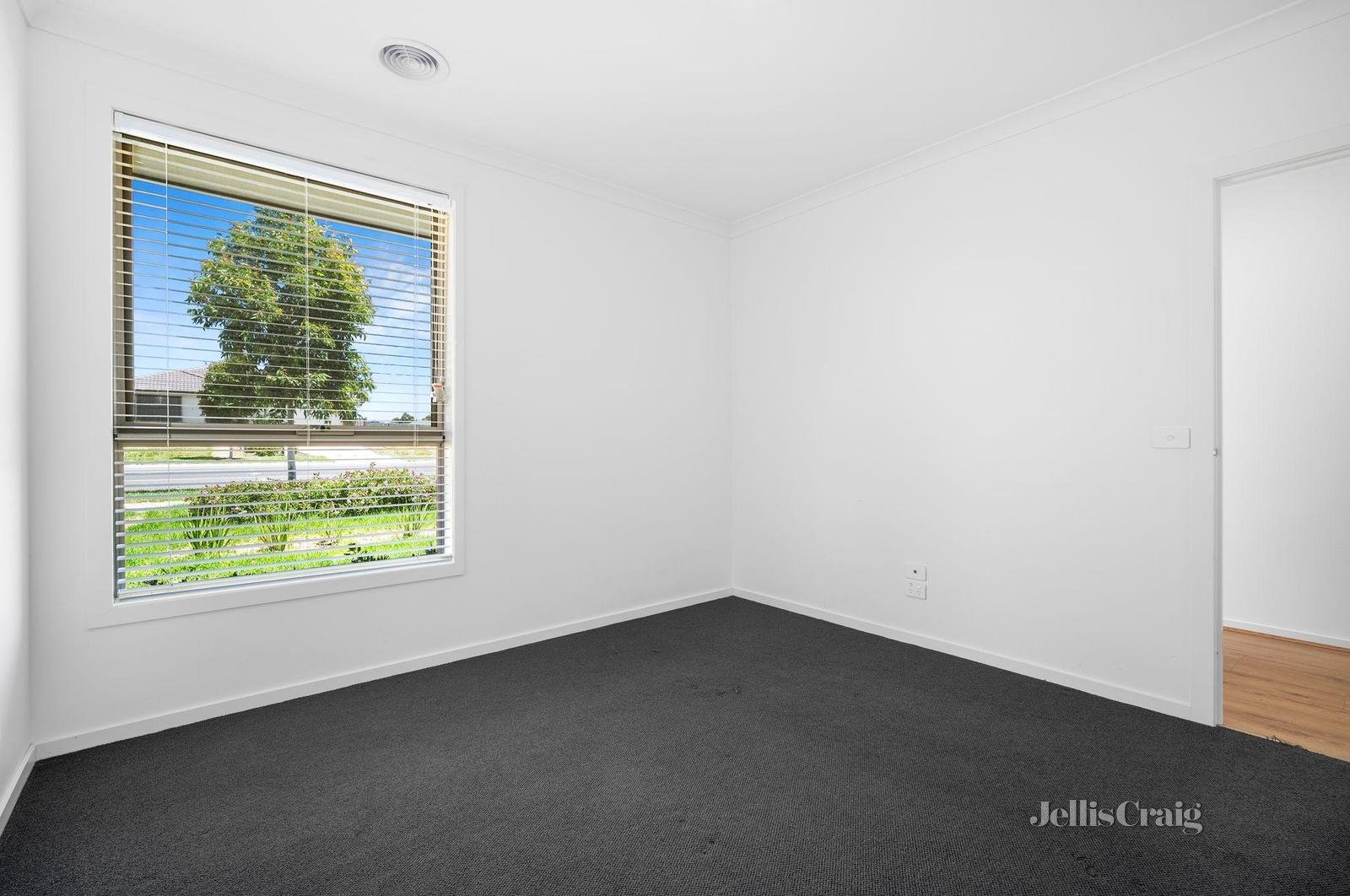 7 Sundance Boulevard, Winter Valley image 6