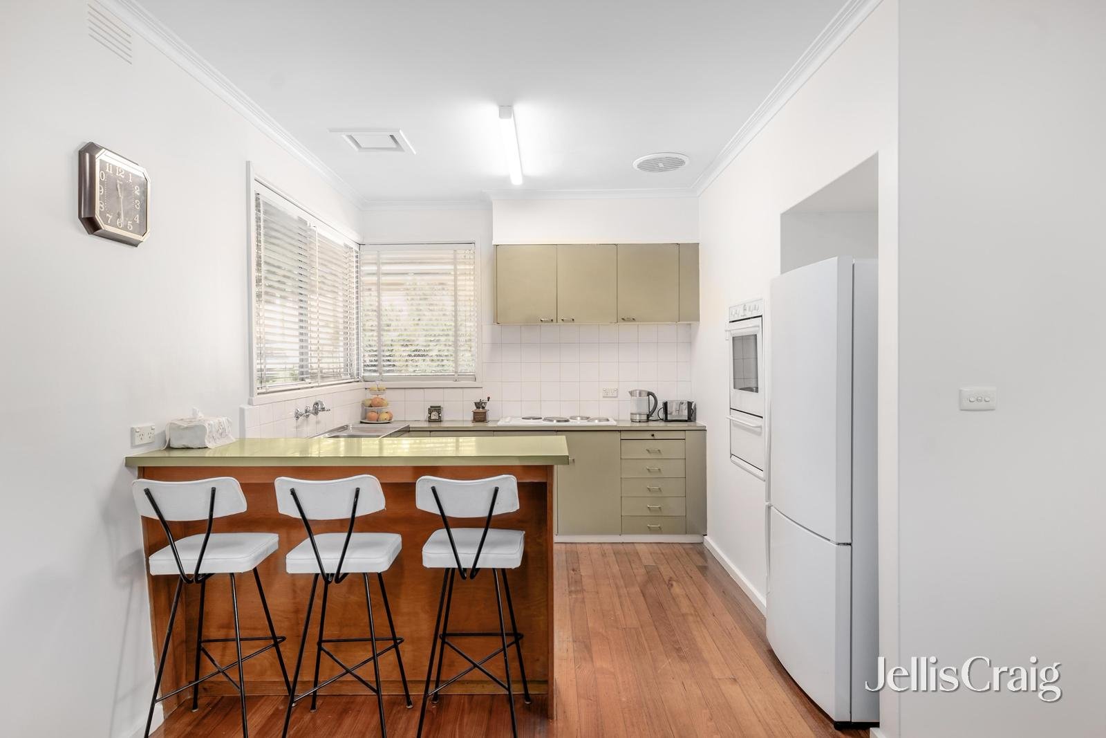 7 Sunhill Road, Mount Waverley image 1