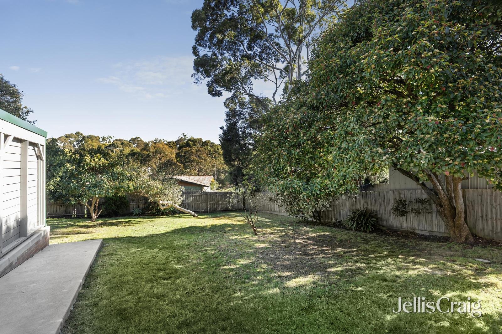7 Sunhill Road, Mount Waverley image 8