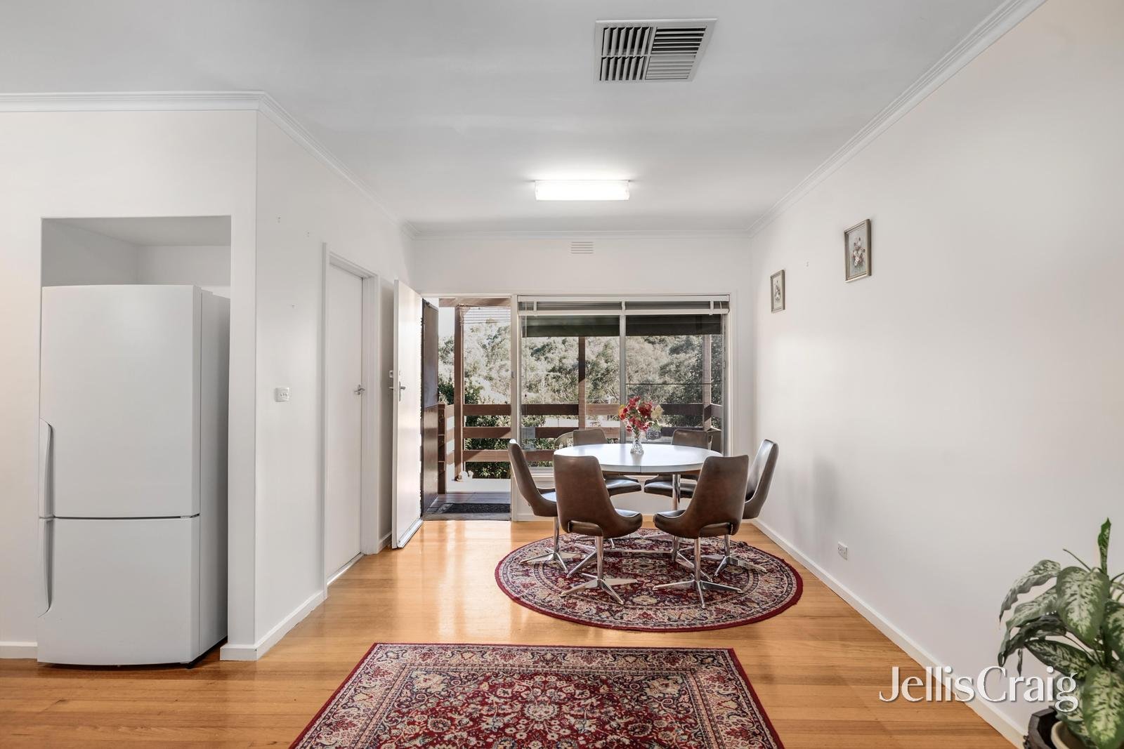 7 Sunhill Road, Mount Waverley image 4