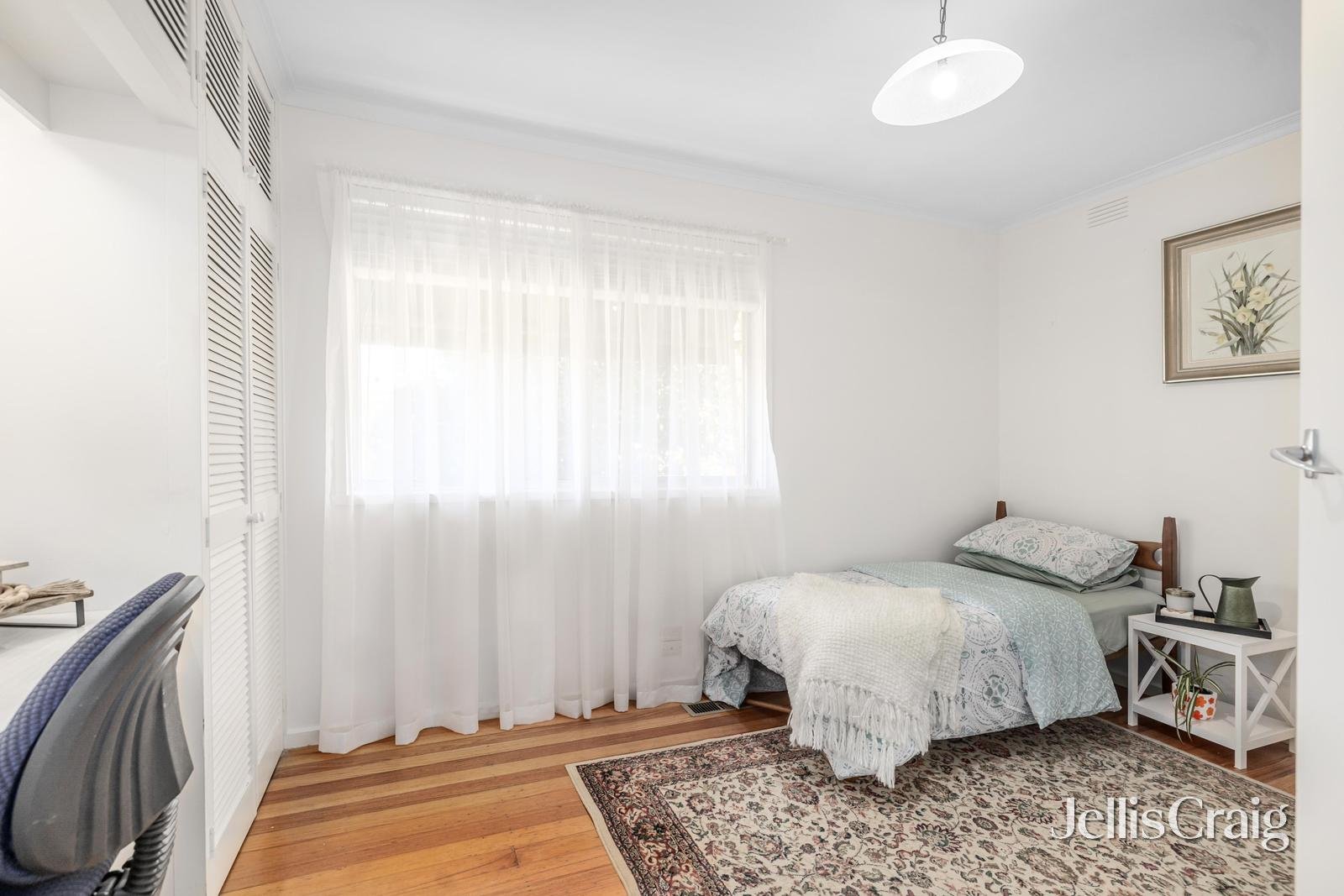 7 Sunhill Road, Mount Waverley image 8