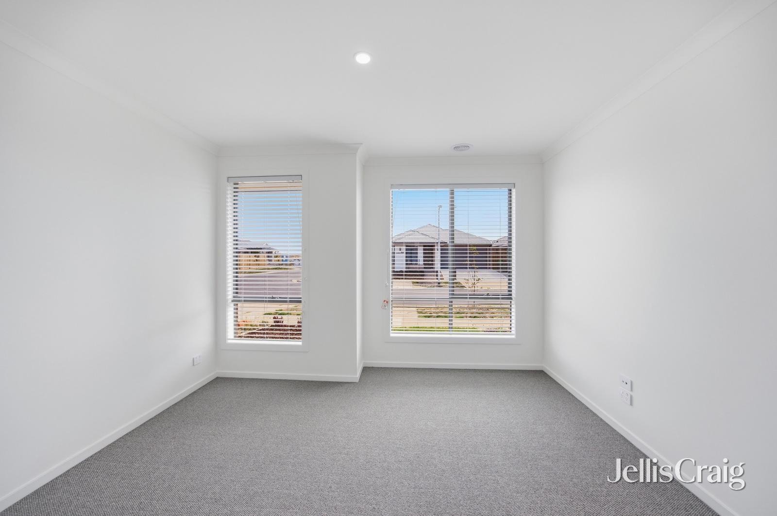 7 Sunpeaks Street, Winter&nbsp;Valley image 2