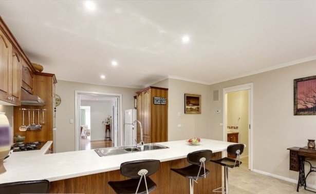 7 Sunray Court, Croydon image 3