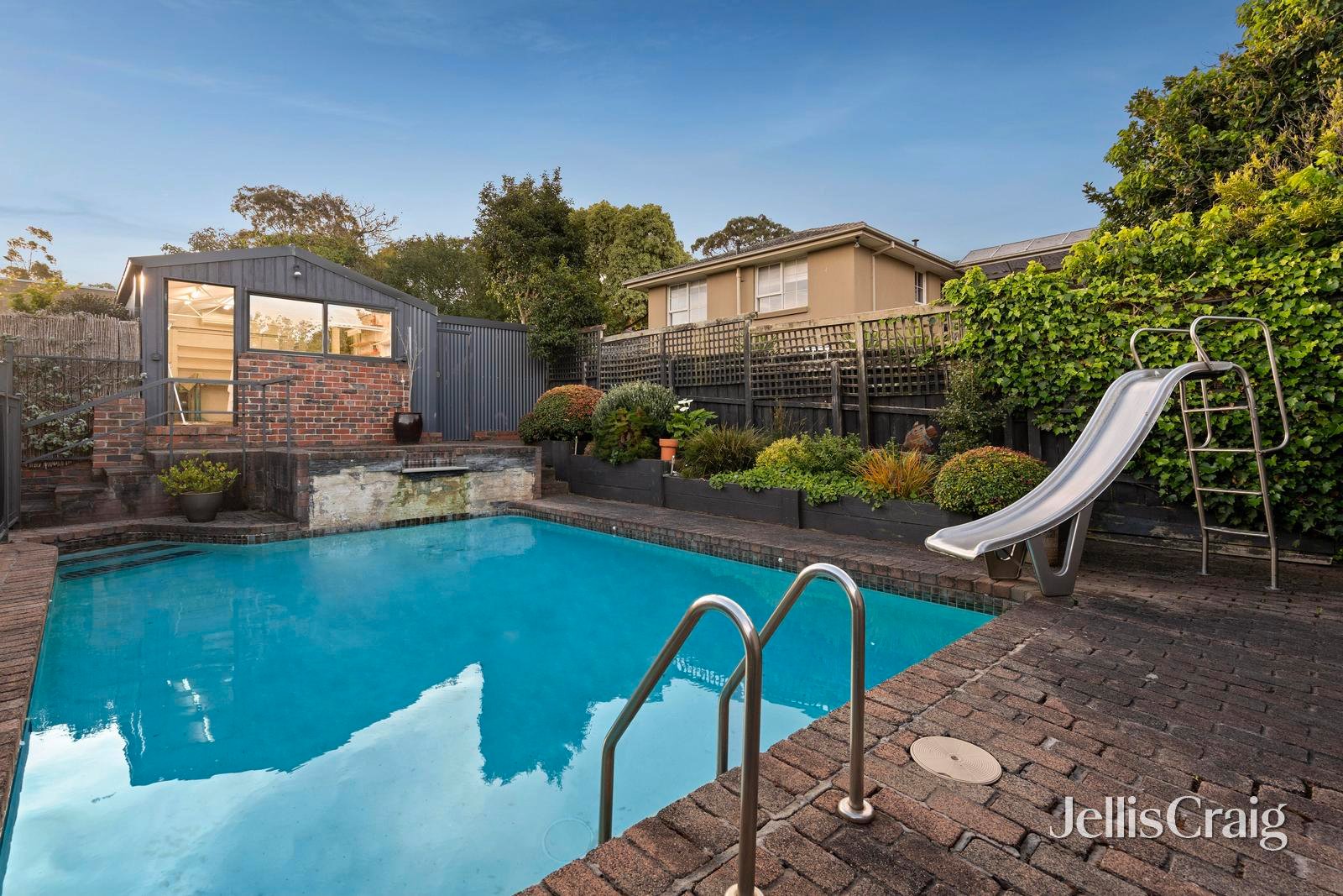 7 Sunray Court, Donvale image 2