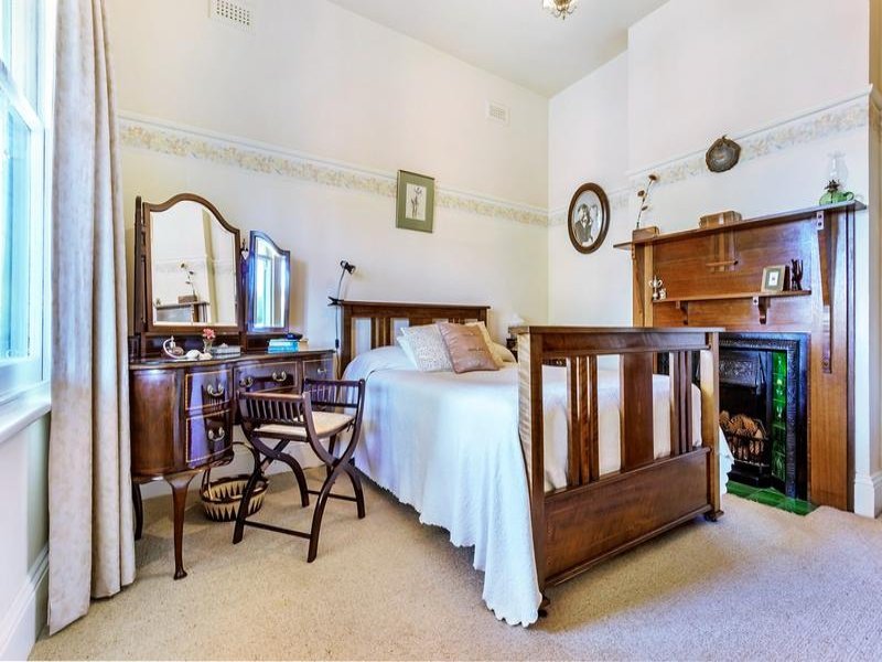 7 Surrey Avenue, Surrey Hills image 6