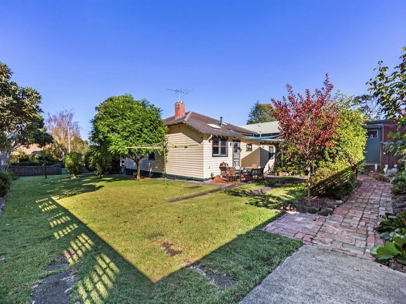7 Surrey Avenue, Surrey Hills image 8