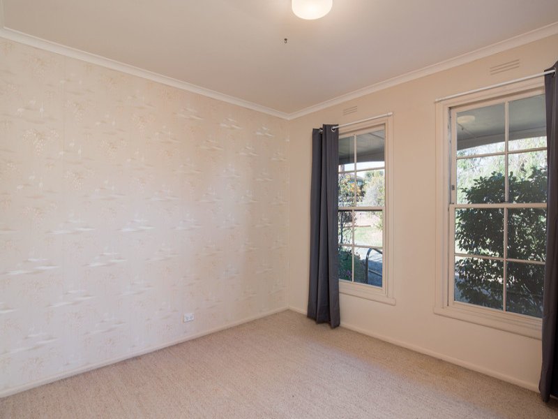 7 Sweetland Road, Mooroolbark image 8